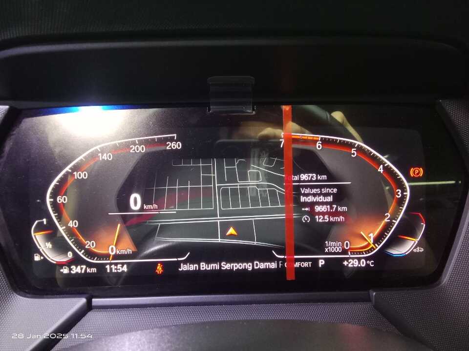 Foto Mobil Bekas Odometer BMW 218i 1.5 tahun 2023