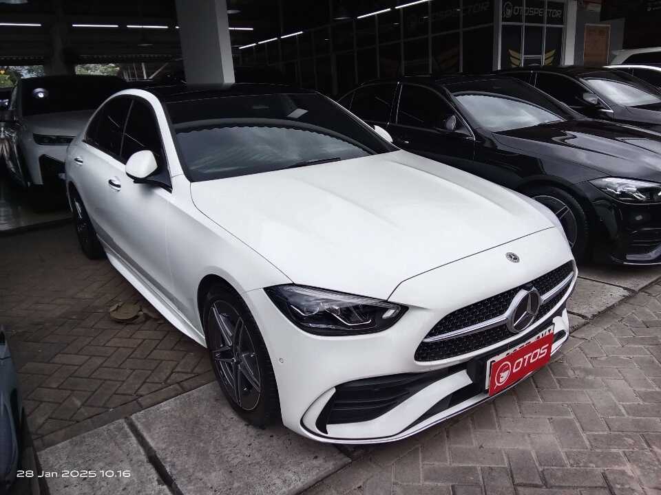 2023 Mercedes-Benz C300 2.0 - Foto 1 dari 6