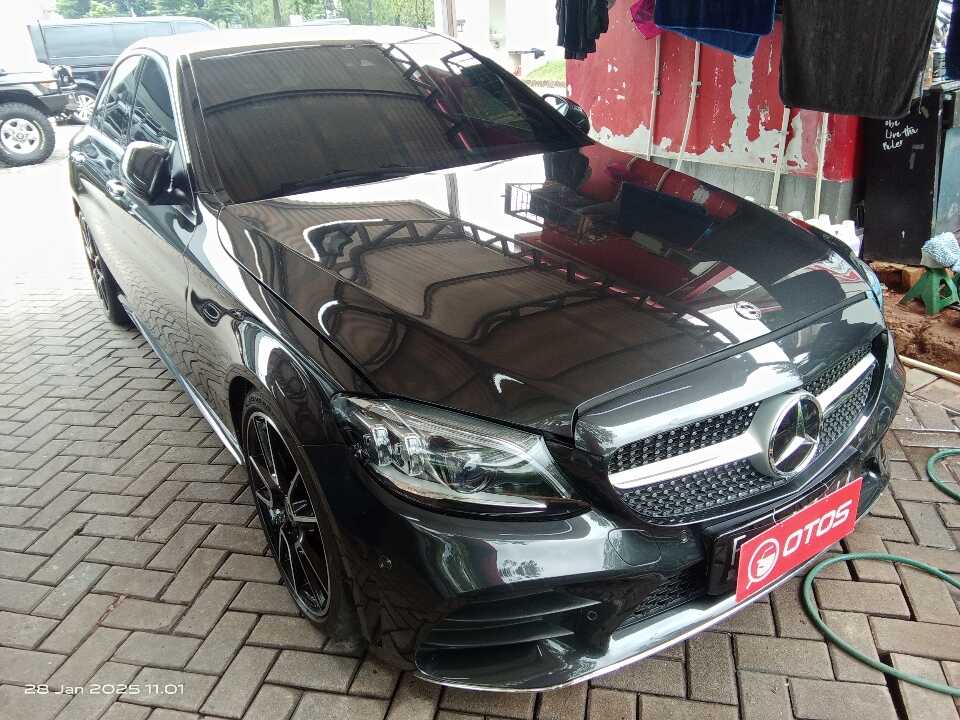 2020 Mercedes-Benz C300 2.0 - Foto 1 dari 6