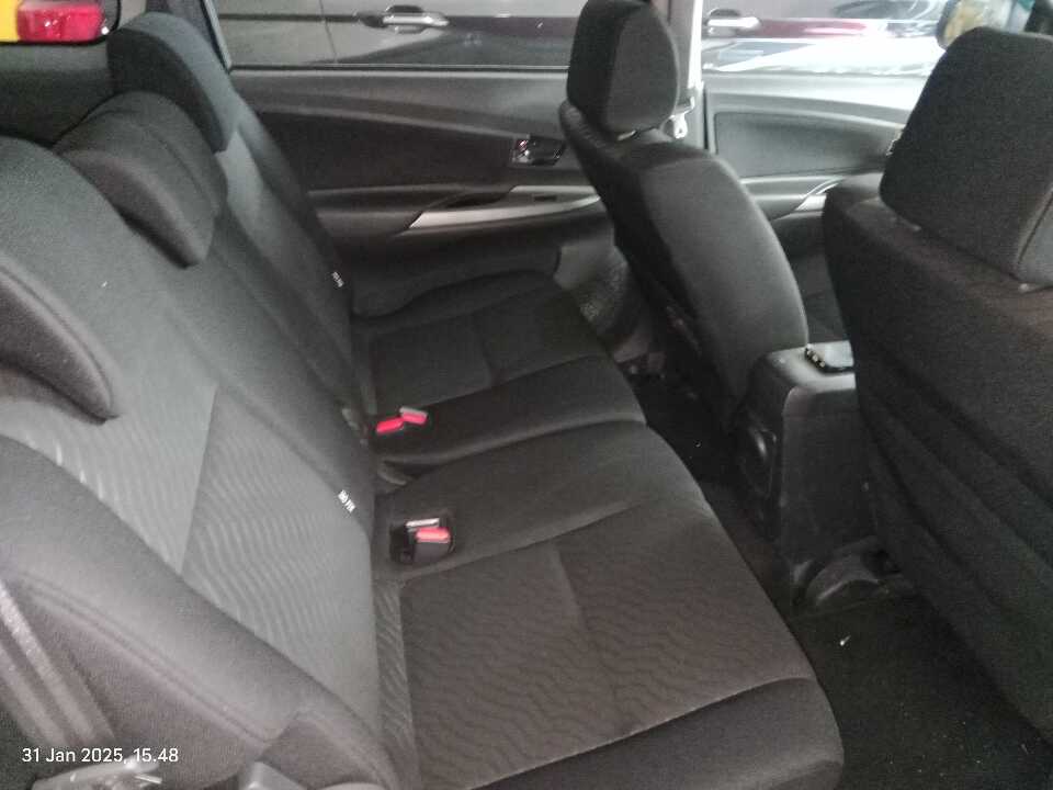 Foto Mobil Bekas Kabin Belakang Toyota Avanza 1.5 Veloz tahun 2018