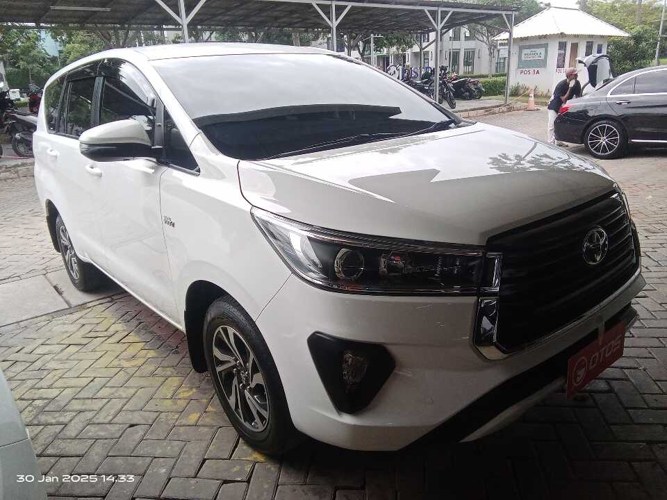 2022 Toyota Kijang Innova 2.0 V - Foto 1 dari 6