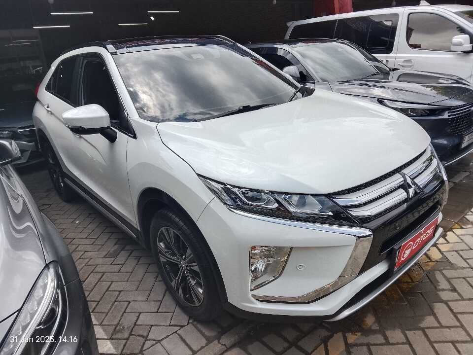 2019 Mitsubishi Eclipse Cross 1.5 Ultimate - Foto 1 dari 6
