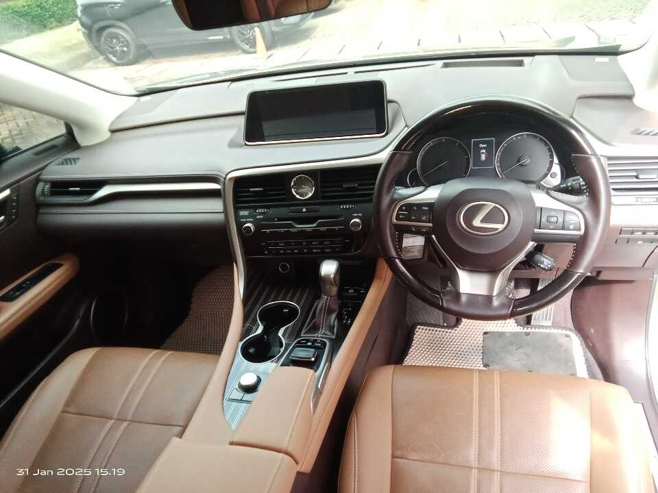 Foto Mobil Bekas Dashboard Lexus RX 300 2.0 tahun 2018