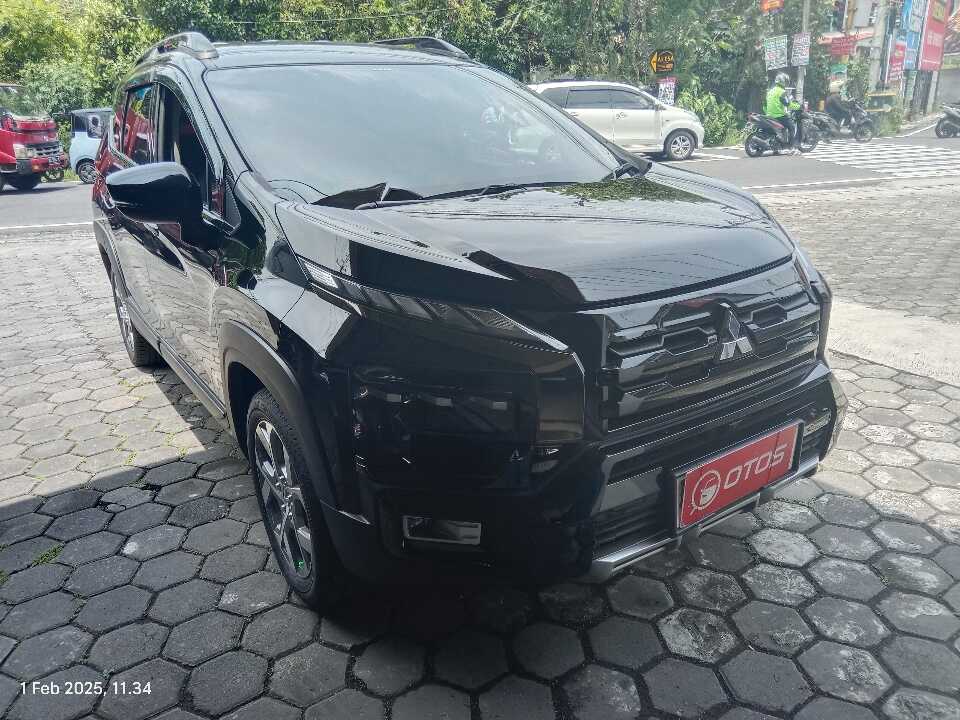 2023 Mitsubishi Xpander 1.5 Cross Premium - Foto 1 dari 6