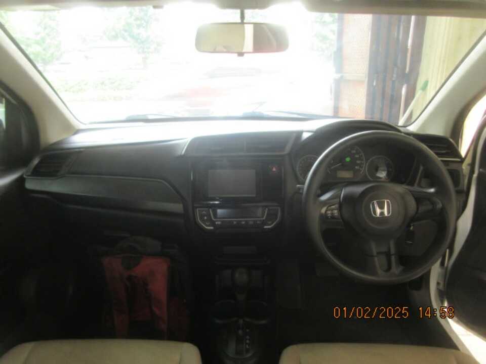 Foto Mobil Bekas Dashboard Honda Mobilio 1.5 E tahun 2019