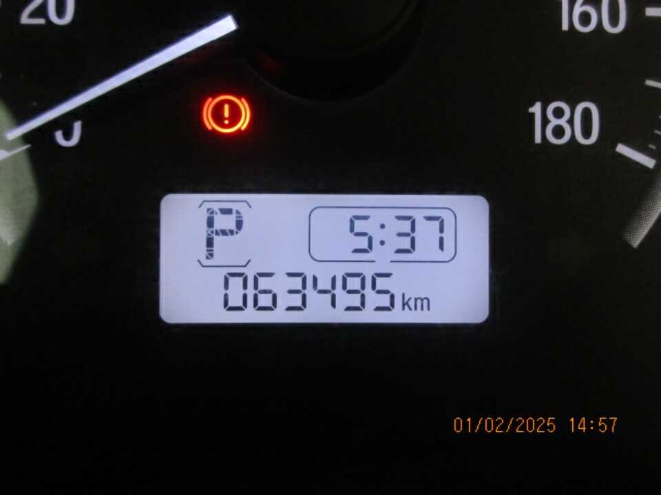 Foto Mobil Bekas Odometer Honda Mobilio 1.5 E tahun 2019