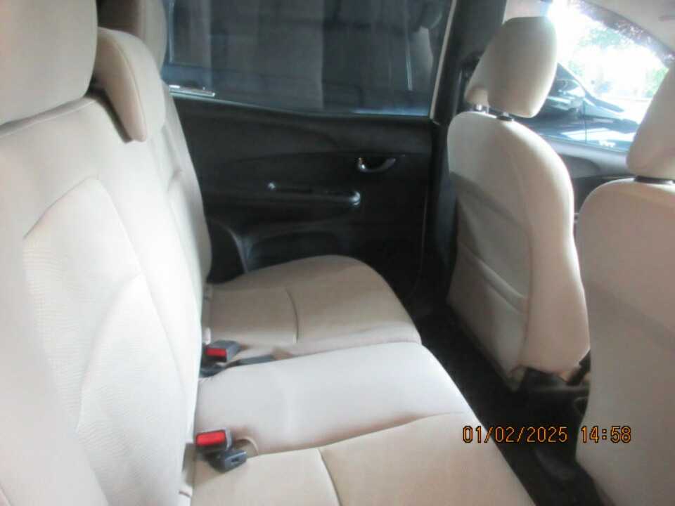 Foto Mobil Bekas Kabin Belakang Honda Mobilio 1.5 E tahun 2019