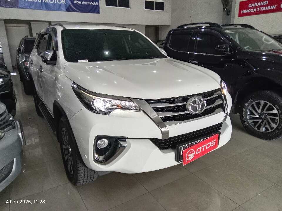 2016 Toyota Fortuner 2.4 4X2 VRZ - Foto 1 dari 6
