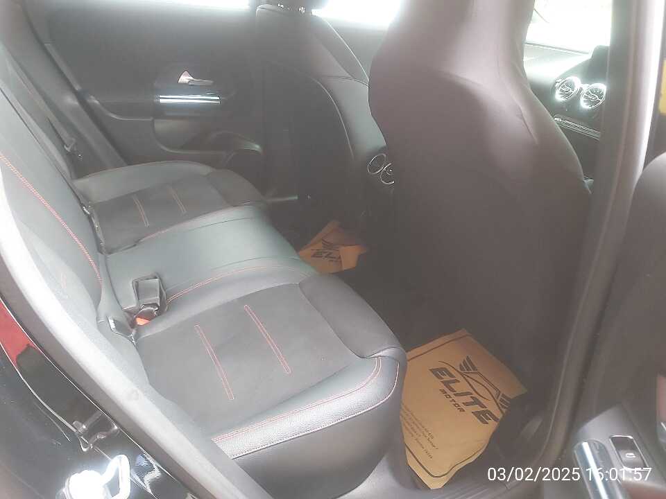 Foto Mobil Bekas Kabin Belakang Mercedes-Benz GLA200 1.3 tahun 2022