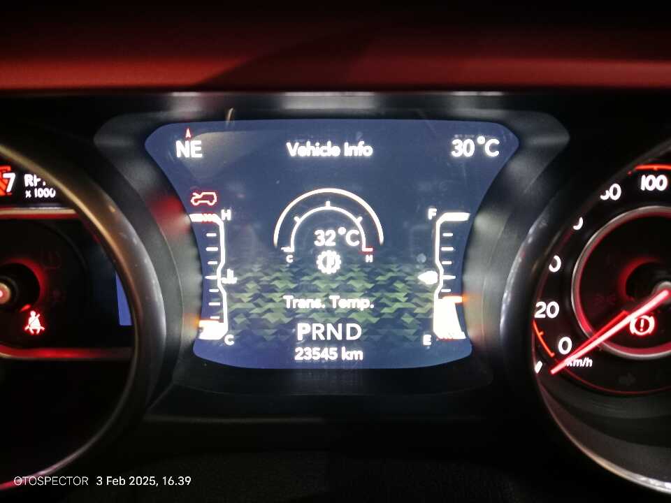 Foto Mobil Bekas Odometer Jeep Wrangler 2.0 Rubicon 4-Door tahun 2019
