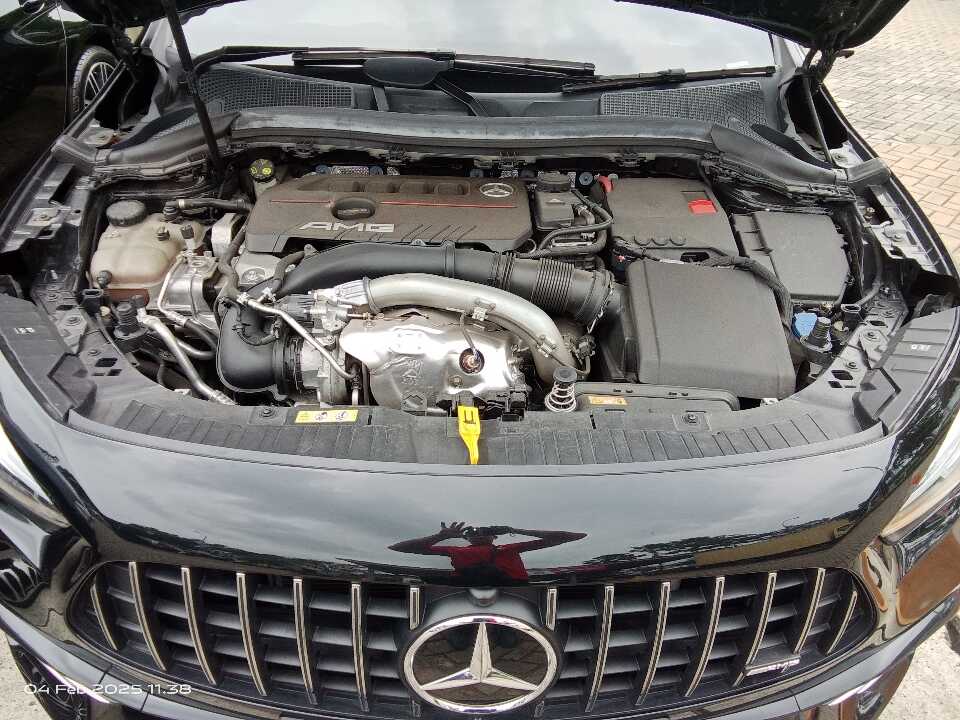 Foto Mobil Bekas Mesin Mercedes-Benz GLA35 AMG 2.0 tahun 2022