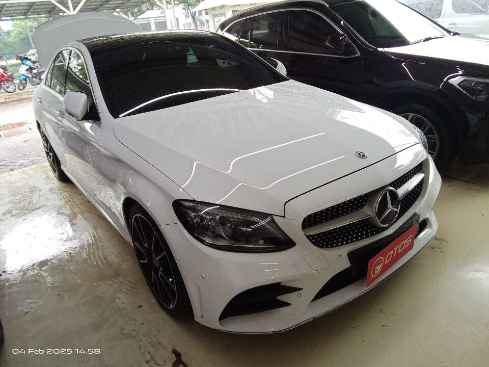 2020 Mercedes-Benz C300 2.0 - Foto 1 dari 6