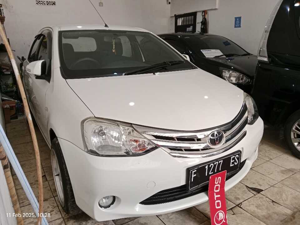 2015 Toyota Etios 1.2 E - Foto 1 dari 6