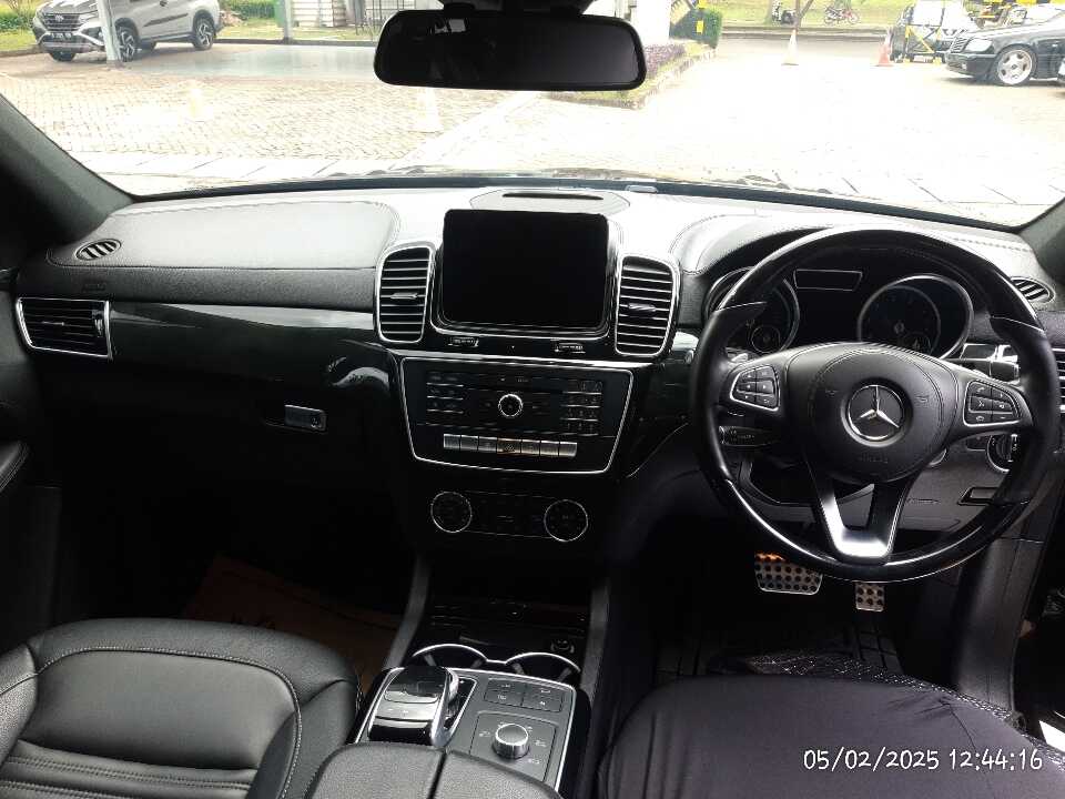 Foto Mobil Bekas Dashboard Mercedes-Benz GLS400 3.0 tahun 2018