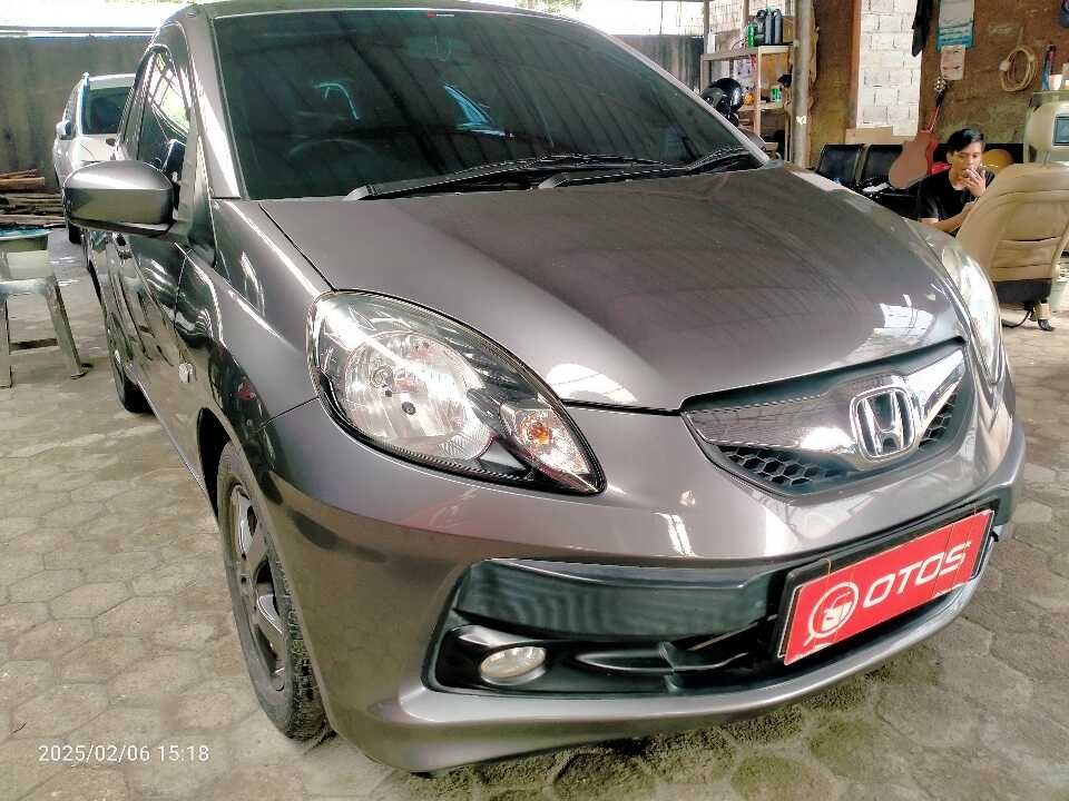 2015 Honda Brio 1.2 E - Foto 1 dari 6
