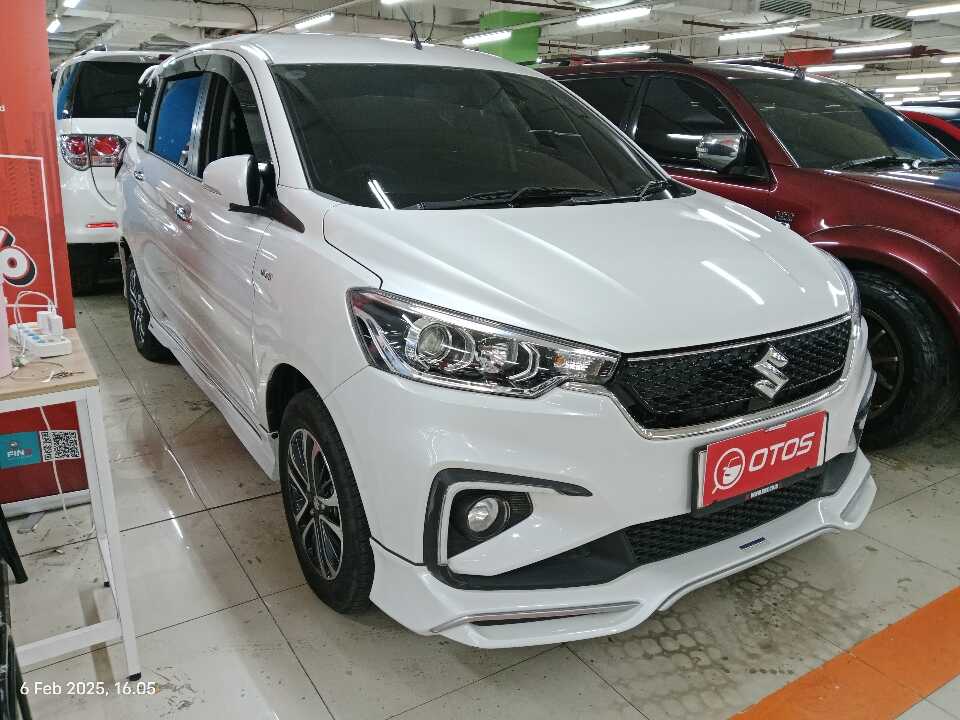 2023 Suzuki Ertiga 1.5 GX Hybrid - Foto 1 dari 6