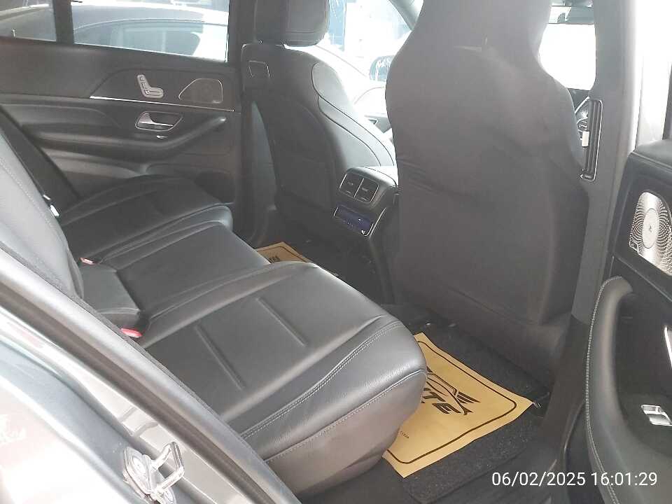 Foto Mobil Bekas Kabin Belakang Mercedes-Benz GLE450 3.0 4MATIC AMG Line tahun 2020