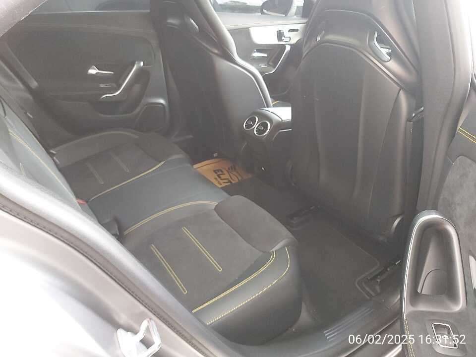 Foto Mobil Bekas Kabin Belakang Mercedes-Benz CLA45 2.0 tahun 2023