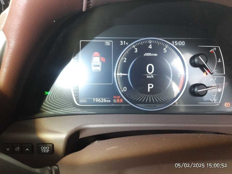 Foto Mobil Bekas Odometer Lexus ES 250 2.5 tahun 2019