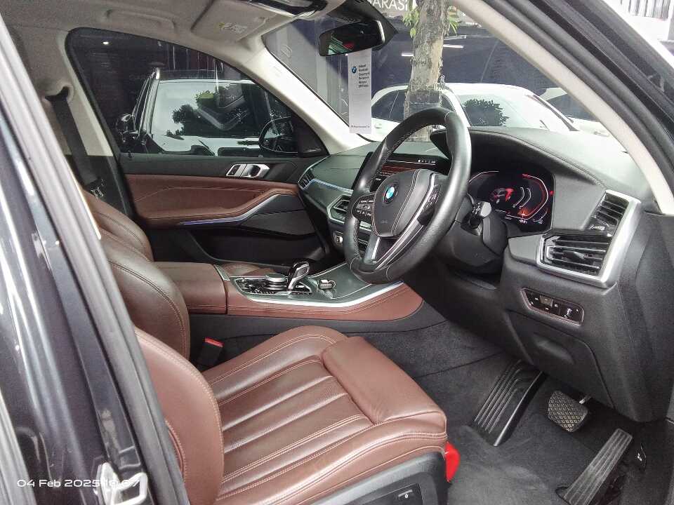 Foto Mobil Bekas Kabin Depan BMW X5 3.0 Xdrive40i Xline tahun 2022