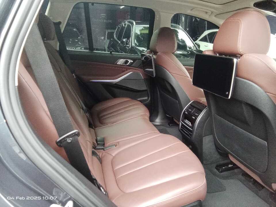 Foto Mobil Bekas Kabin Belakang BMW X5 3.0 Xdrive40i Xline tahun 2022