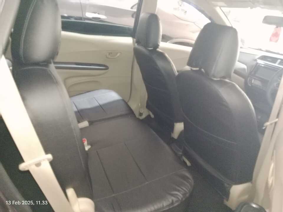 Foto Mobil Bekas Kabin Belakang Honda Mobilio 1.5 E tahun 2017
