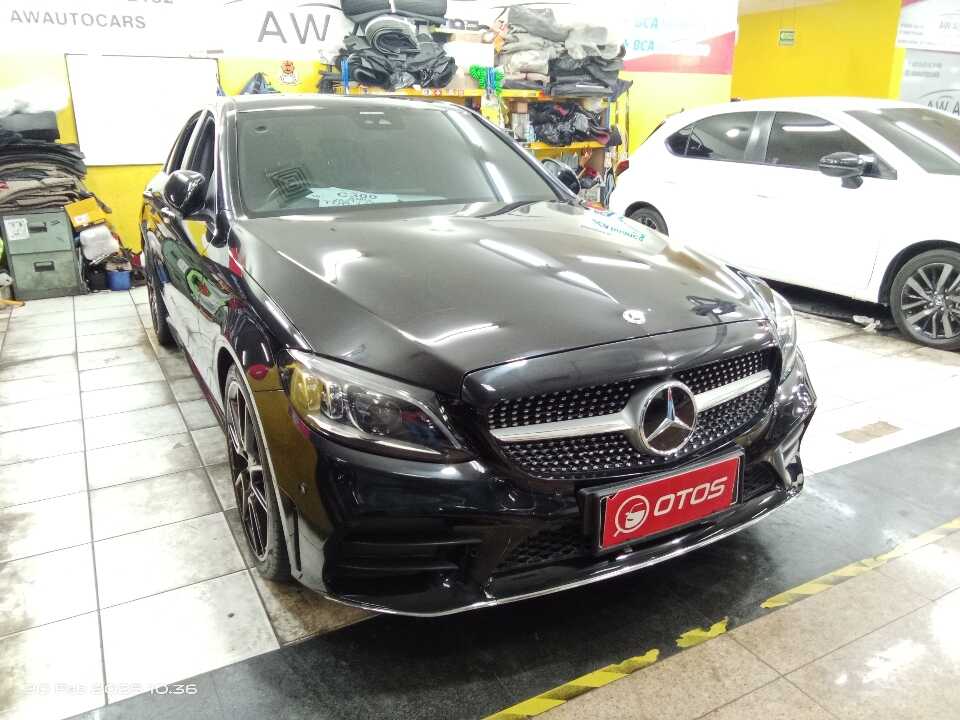 2020 Mercedes-Benz C300 2.0 - Foto 1 dari 6
