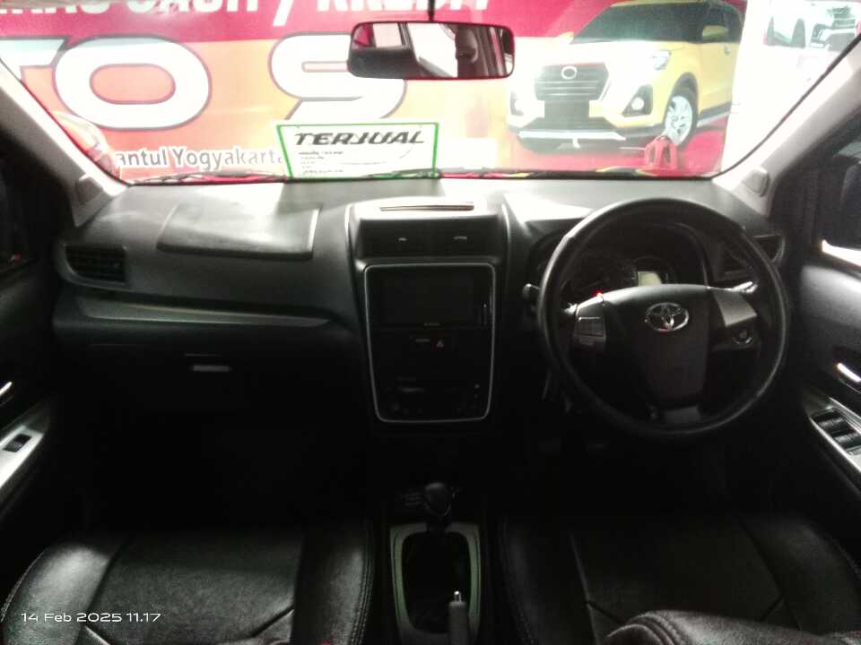 Foto Mobil Bekas Dashboard Toyota Avanza 1.5 Veloz tahun 2021