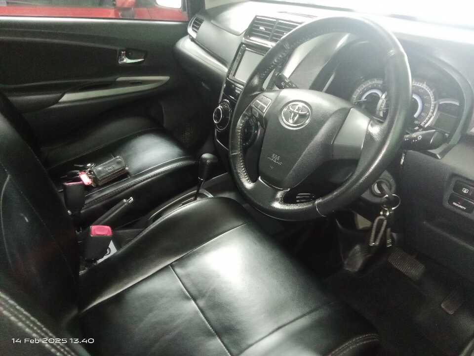 Foto Mobil Bekas Kabin Depan Toyota Avanza 1.5 Veloz tahun 2018