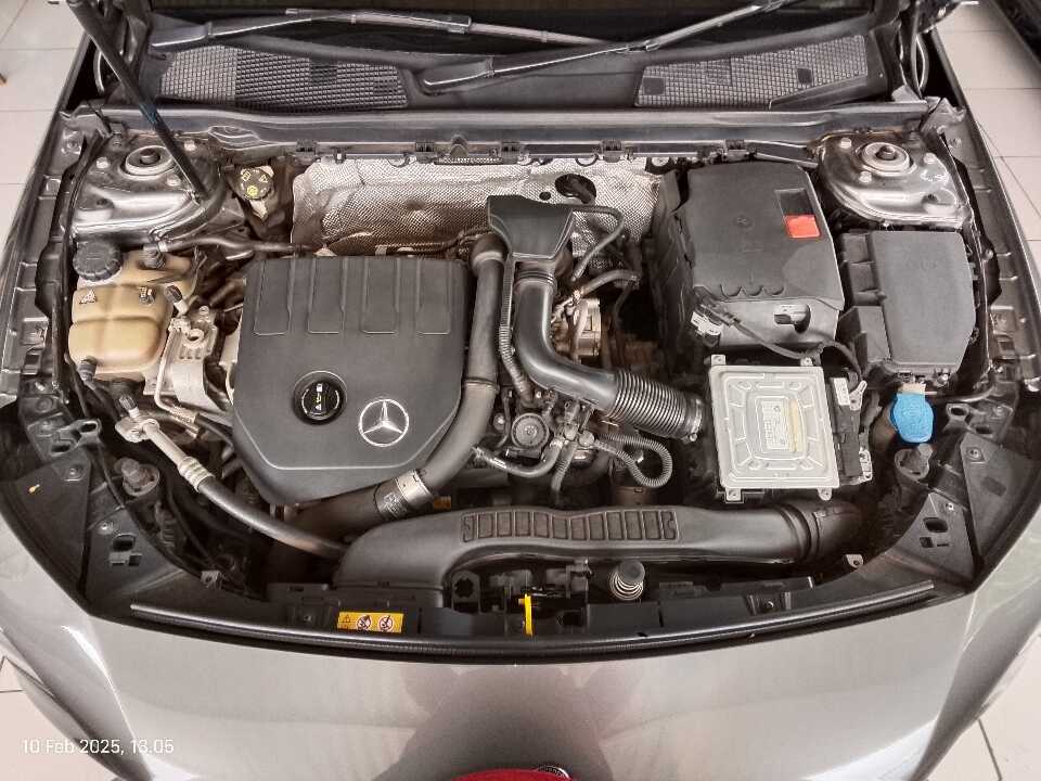 Foto Mobil Bekas Mesin Mercedes-Benz CLA200 1.3 tahun 2019