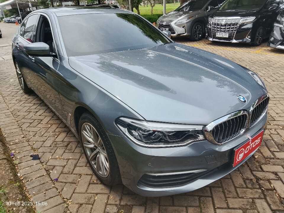 2020 BMW 520i 2.0 - Foto 1 dari 6
