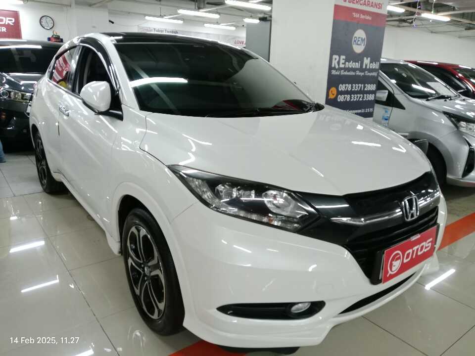 2015 Honda HR-V 1.8 RS - Foto 1 dari 6