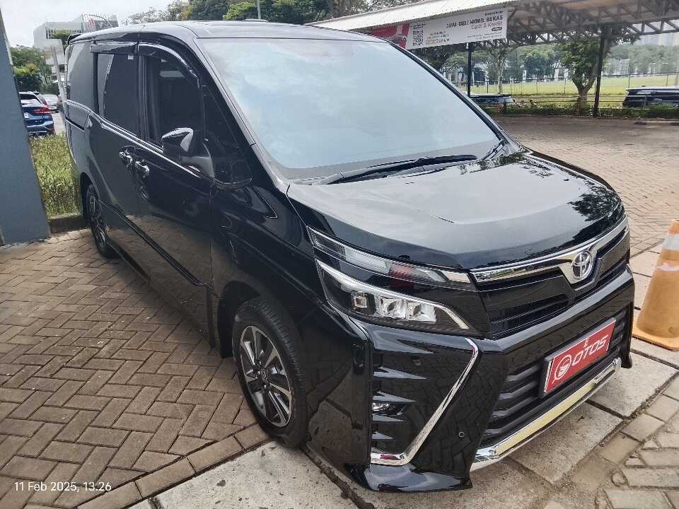 2019 Toyota Voxy 2.0 - Foto 1 dari 6