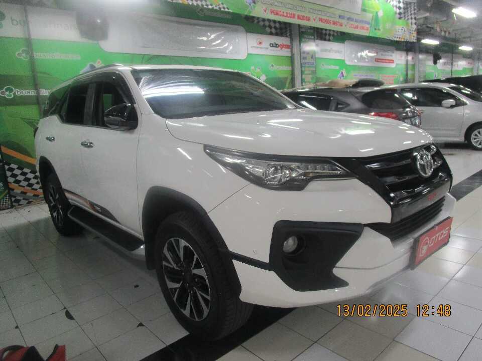 2018 Toyota Fortuner 2.4 4X2 VRZ - Foto 1 dari 6