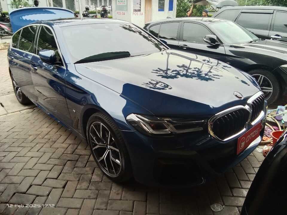 2021 BMW 520i 2.0 - Foto 1 dari 6