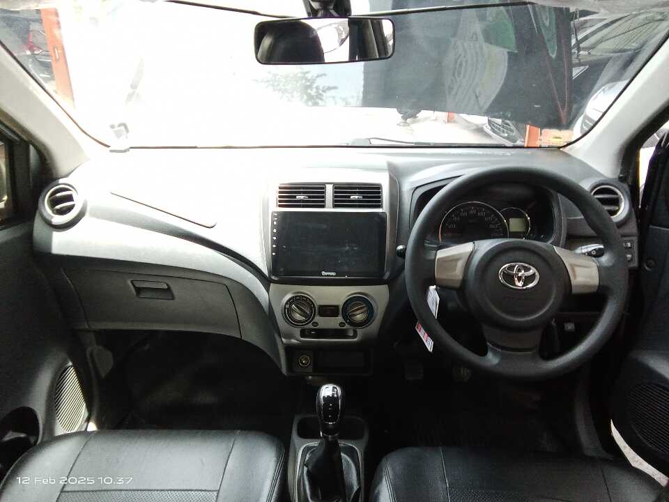 Foto Mobil Bekas Dashboard Toyota Agya 1.0 G tahun 2015