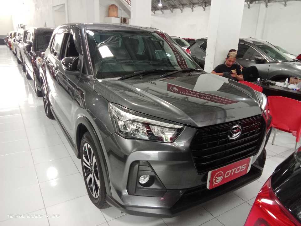 2022 Daihatsu Rocky 1.0 R - Foto 1 dari 6
