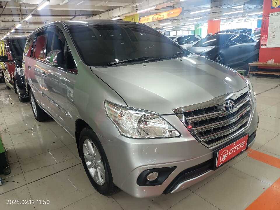 2015 Toyota Kijang Innova 2.0 G - Foto 1 dari 6