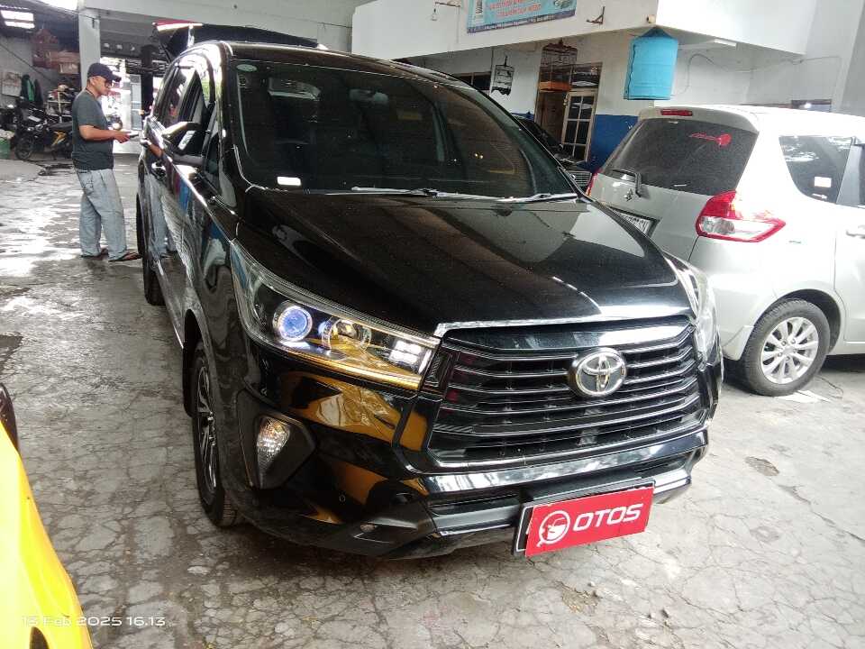 2021 Toyota Kijang Innova 2.4 V - Foto 1 dari 6