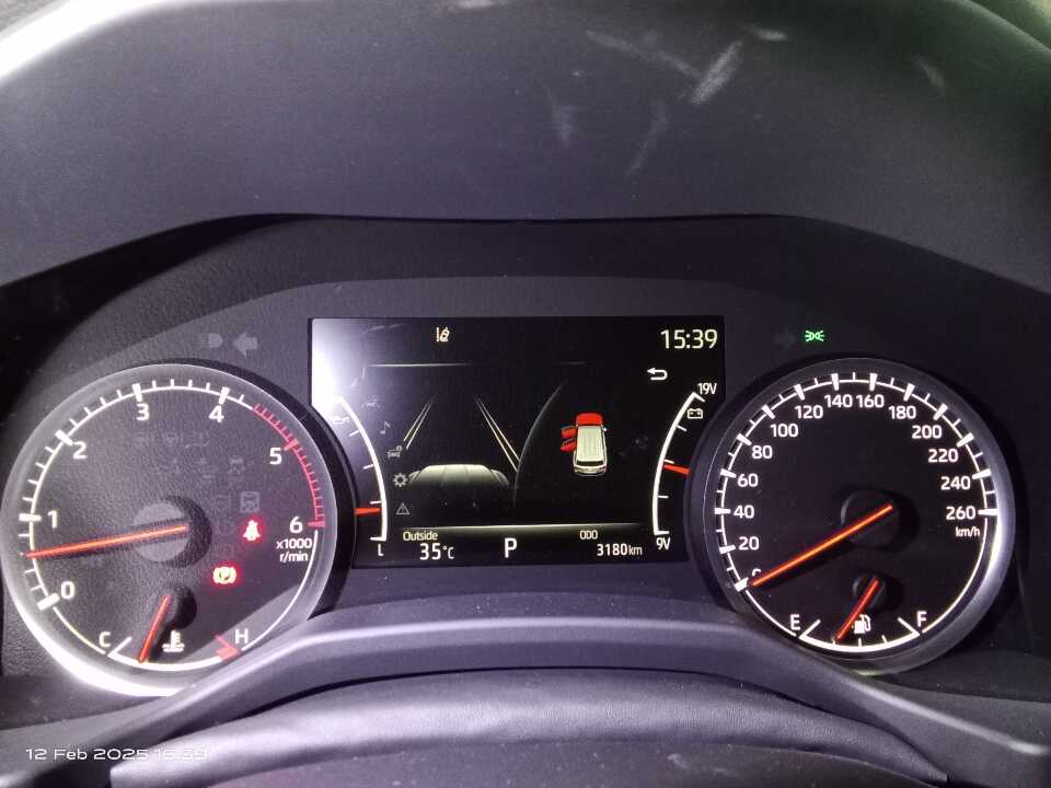Foto Mobil Bekas Odometer Toyota Land Cruiser 3.3 300 VX-R tahun 2023