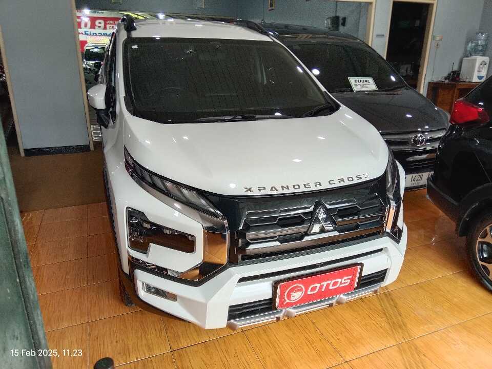 2023 Mitsubishi Xpander 1.5 Cross Premium - Foto 1 dari 6