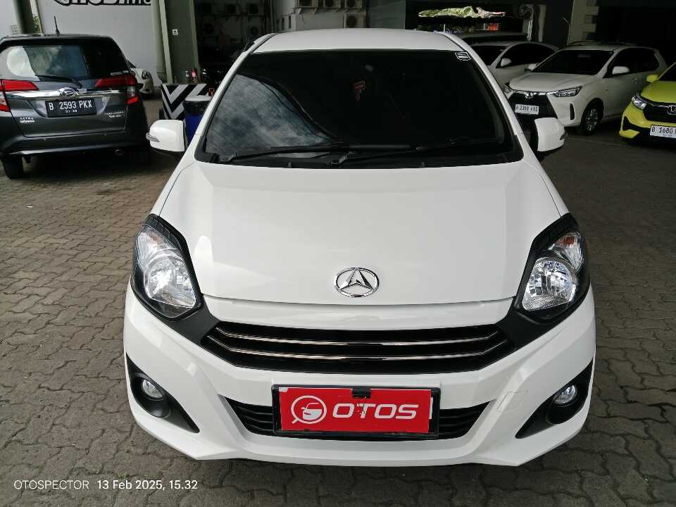 Foto Mobil Bekas Tampak Depan Daihatsu Ayla 1.0 X tahun 2022