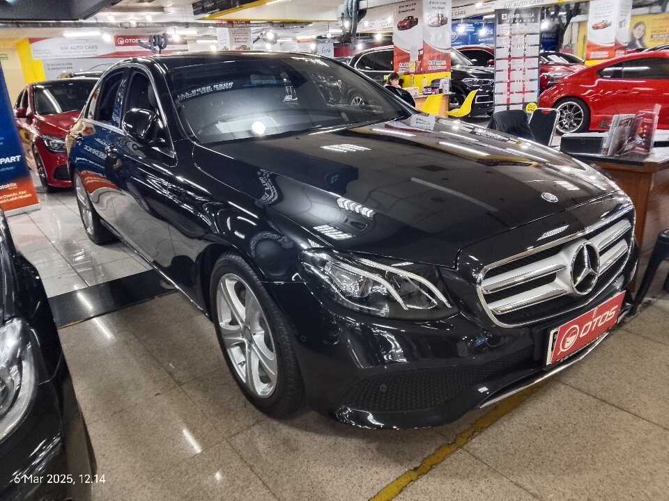 2017 Mercedes-Benz E250 2.0 - Foto 1 dari 6