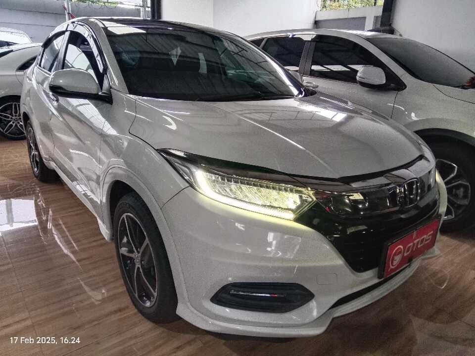 2020 Honda HR-V 1.8 RS - Foto 1 dari 6