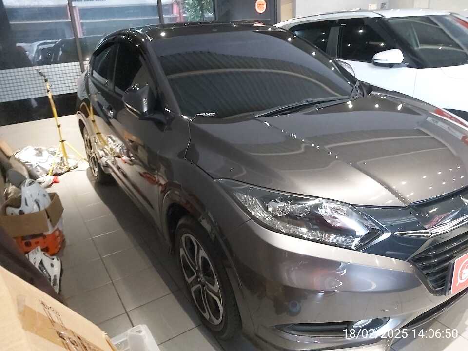 2017 Honda HR-V 1.8 RS - Foto 1 dari 6