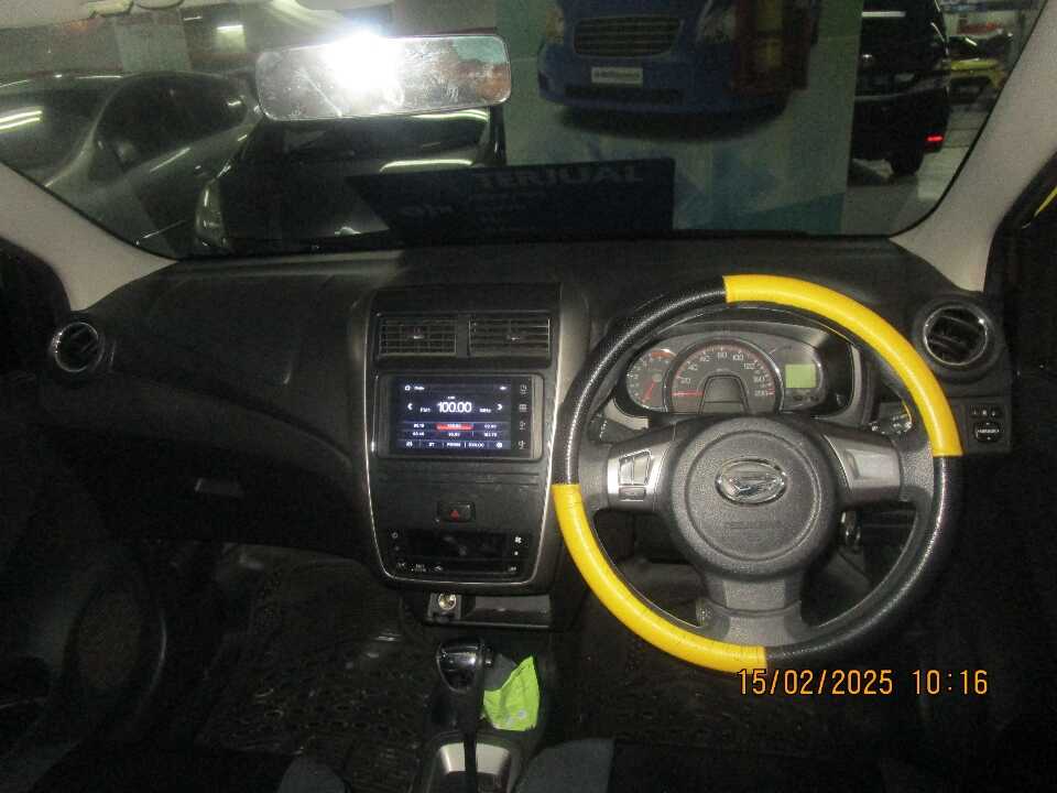 Foto Mobil Bekas Dashboard Daihatsu Ayla 1.2 R tahun 2021
