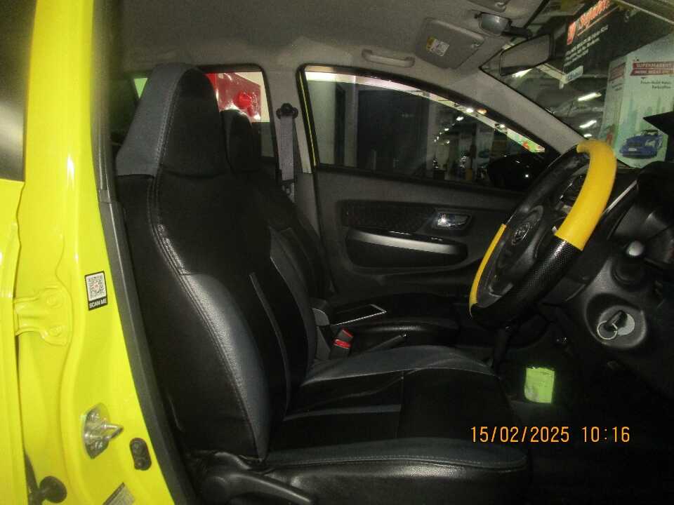 Foto Mobil Bekas Kabin Depan Daihatsu Ayla 1.2 R tahun 2021