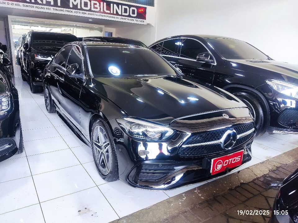 2023 Mercedes-Benz C300 2.0 AMG - Foto 1 dari 6