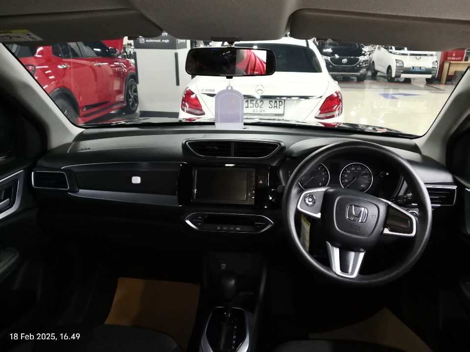 Foto Mobil Bekas Dashboard Honda WR-V 1.5 E tahun 2023