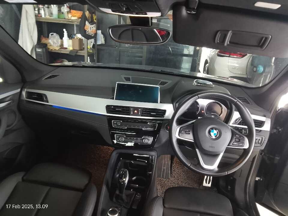 Foto Mobil Bekas Dashboard BMW X1 1.5 Sdrive18i tahun 2019
